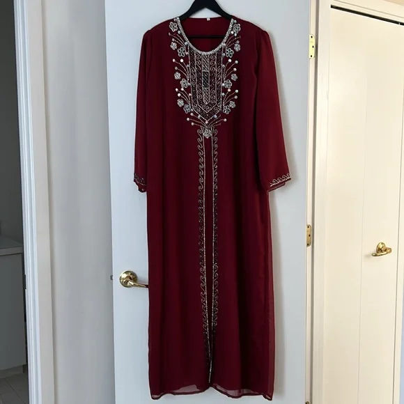NWOT Maroon Abaya Kaftan Traditional Dress Ethnic Silver Floral Embroidery - Picture 2 of 10